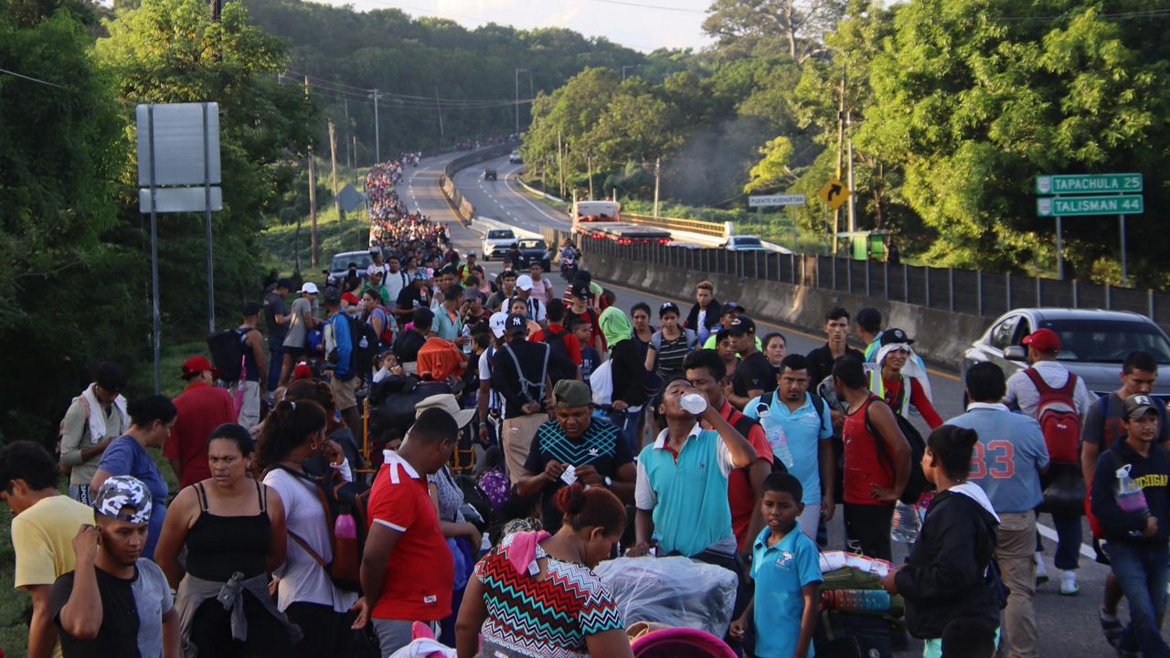 8 mil migrantes en caravana desde la frontera sur M xico